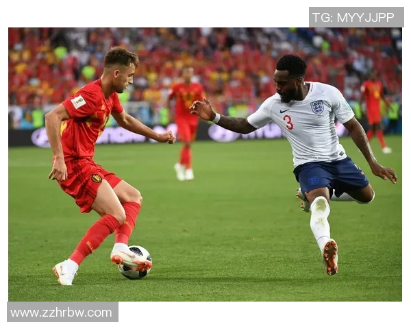 英格兰与中国足球对决激战正酣球迷热情高涨期待精彩瞬间