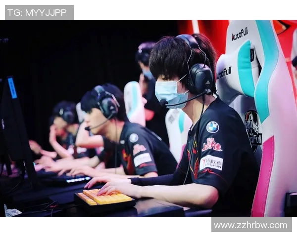 和平精英热议：FPX战队意识争议引发玩家热烈讨论与反思